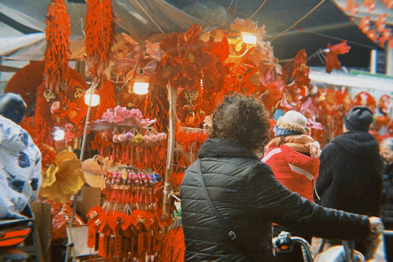 Cận cảnh H&agrave;ng M&atilde; những ng&agrave;y gi&aacute;p Tết: Vắng b&oacute;ng 