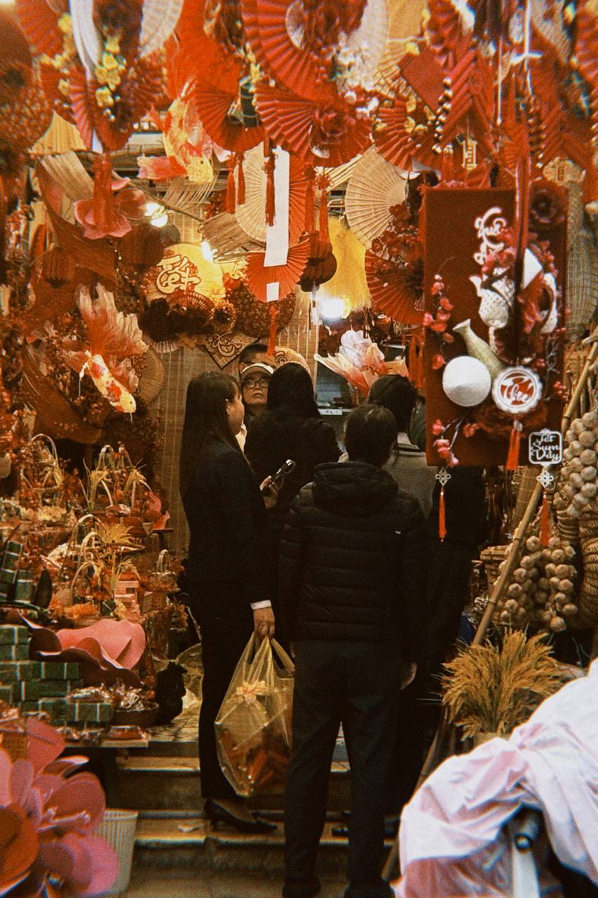 Cận cảnh H&agrave;ng M&atilde; những ng&agrave;y gi&aacute;p Tết: Vắng b&oacute;ng 