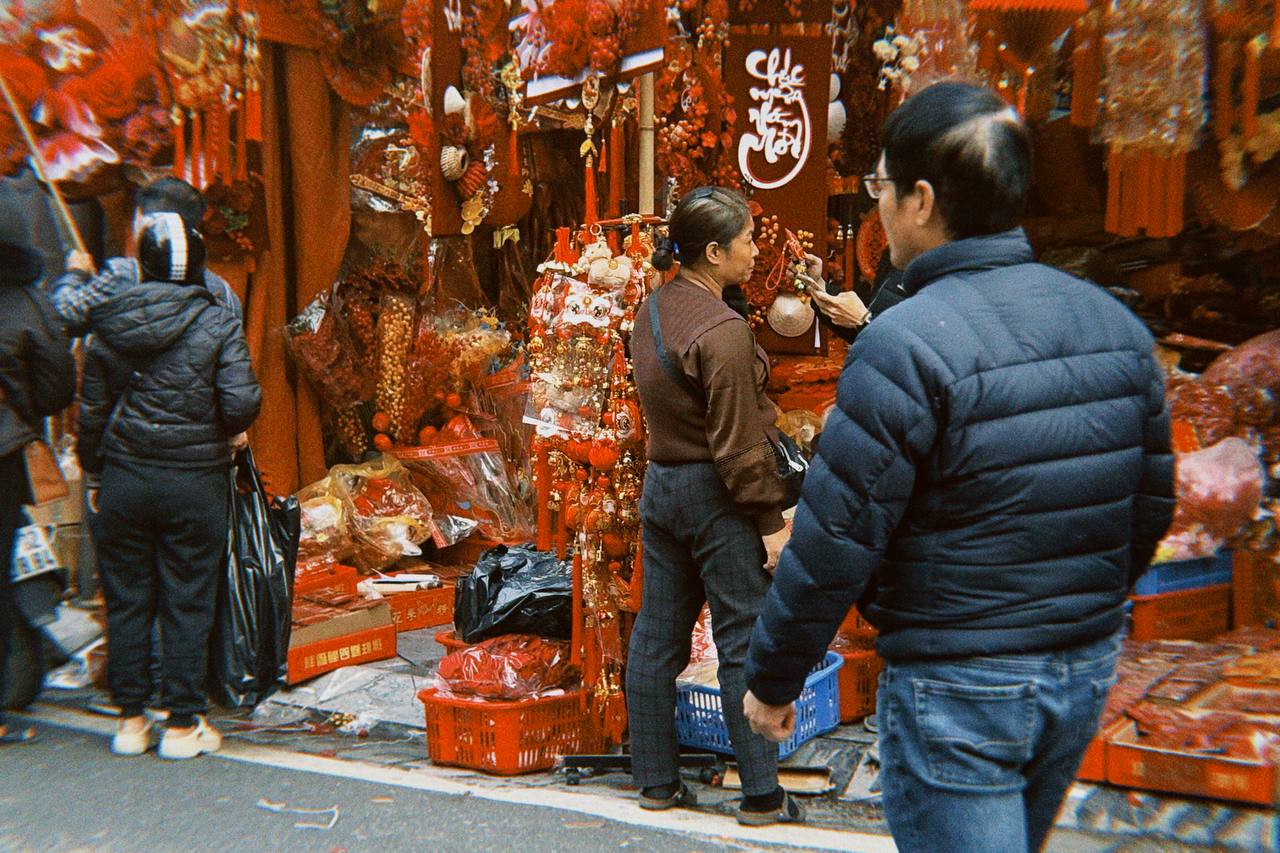 Cận cảnh H&agrave;ng M&atilde; những ng&agrave;y gi&aacute;p Tết: Vắng b&oacute;ng 