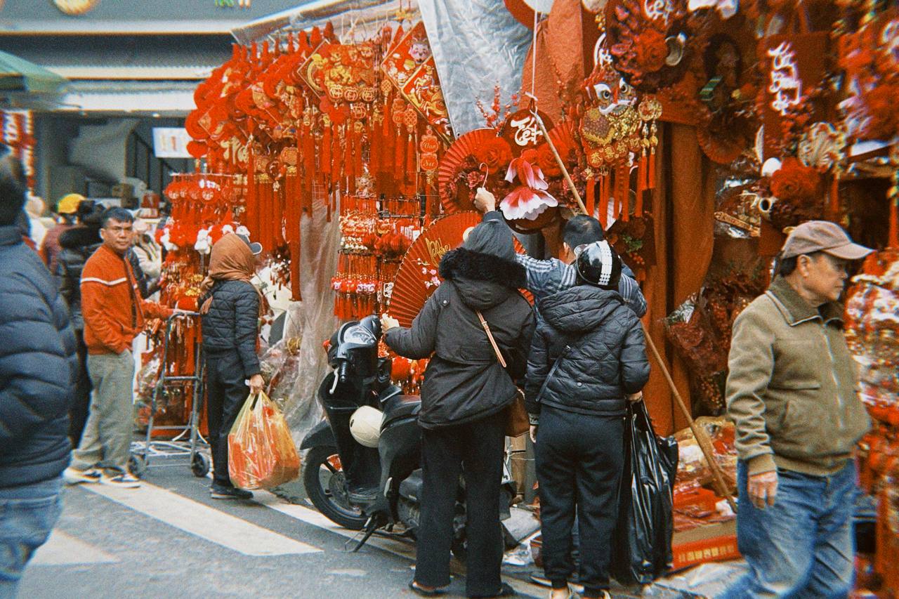 Cận cảnh H&agrave;ng M&atilde; những ng&agrave;y gi&aacute;p Tết: Vắng b&oacute;ng 