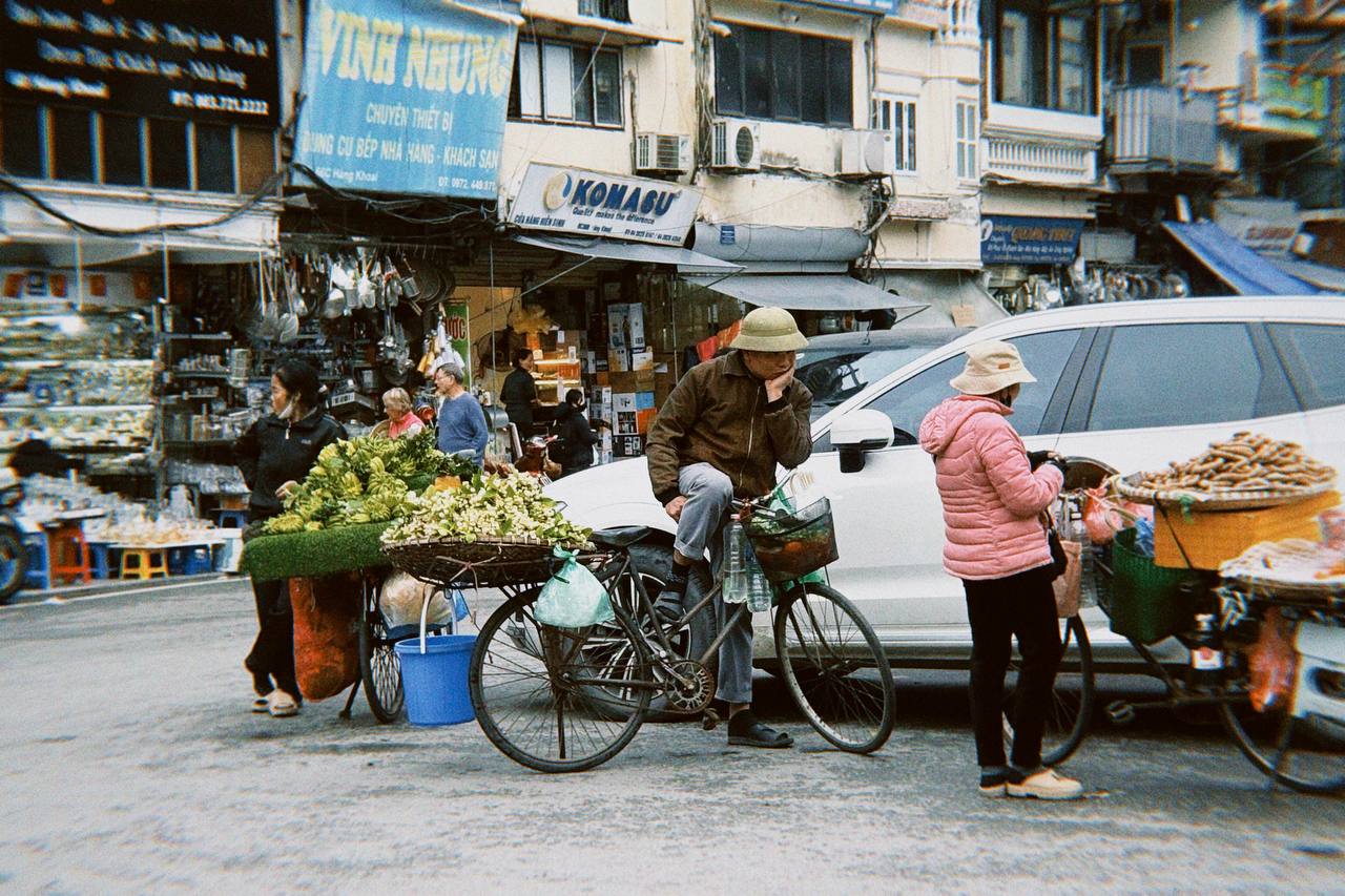 Cận cảnh H&agrave;ng M&atilde; những ng&agrave;y gi&aacute;p Tết: Vắng b&oacute;ng 