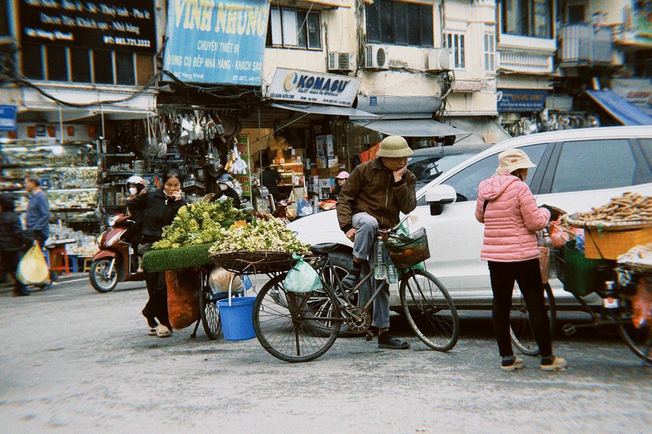 Cận cảnh H&agrave;ng M&atilde; những ng&agrave;y gi&aacute;p Tết: Vắng b&oacute;ng 
