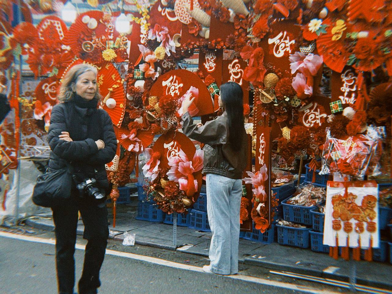 Cận cảnh H&agrave;ng M&atilde; những ng&agrave;y gi&aacute;p Tết: Vắng b&oacute;ng 