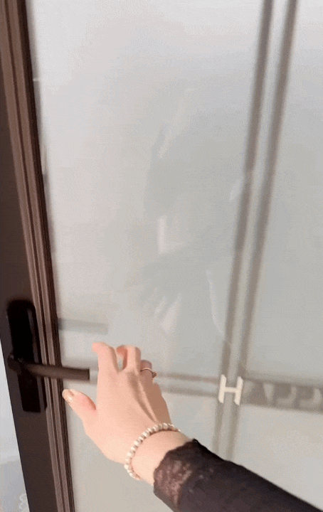 Clip khoe nh&agrave; vệ sinh &ldquo;g&acirc;y b&atilde;o&rdquo; MXH: Sạch tinh tươm, rộng r&atilde;i thoải m&aacute;i, nhưng bố cục lại khiến 