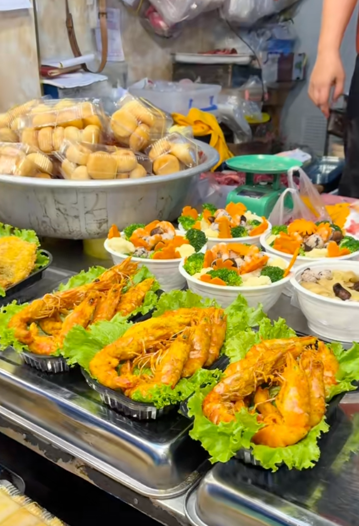 Mẹ H&agrave; Nội chia sẻ bảng chi lễ &ocirc;ng C&ocirc;ng &ocirc;ng T&aacute;o ở chợ nh&agrave; gi&agrave;u: G&agrave; 700k, hoa quả 570k v&agrave; tổng tiền vượt mốc triệu- Ảnh 7.