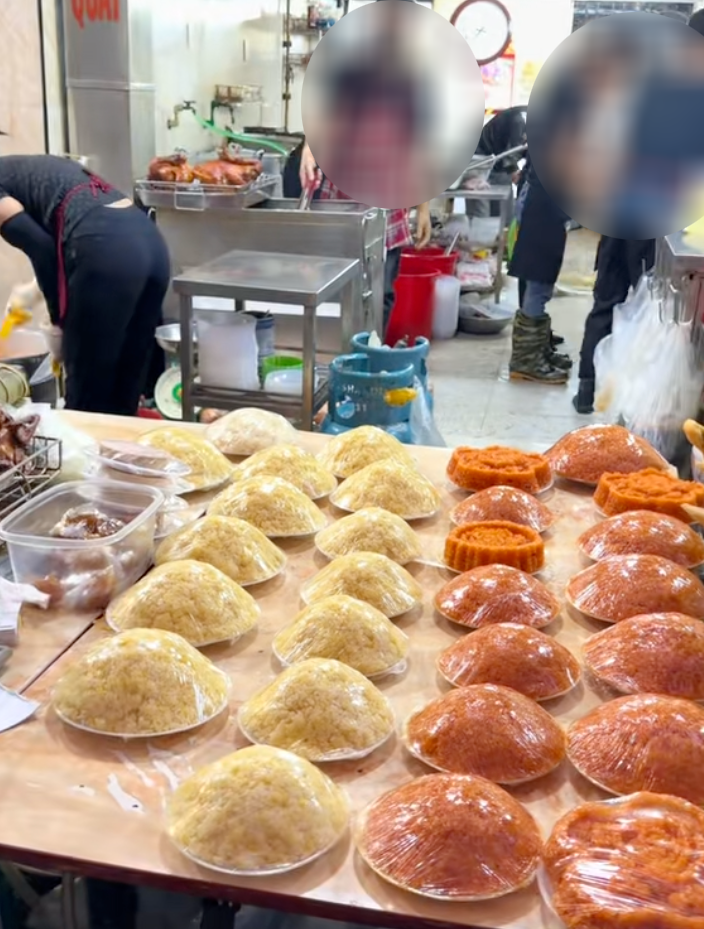 Mẹ H&agrave; Nội chia sẻ bảng chi lễ &ocirc;ng C&ocirc;ng &ocirc;ng T&aacute;o ở chợ nh&agrave; gi&agrave;u: G&agrave; 700k, hoa quả 570k v&agrave; tổng tiền vượt mốc triệu- Ảnh 4.