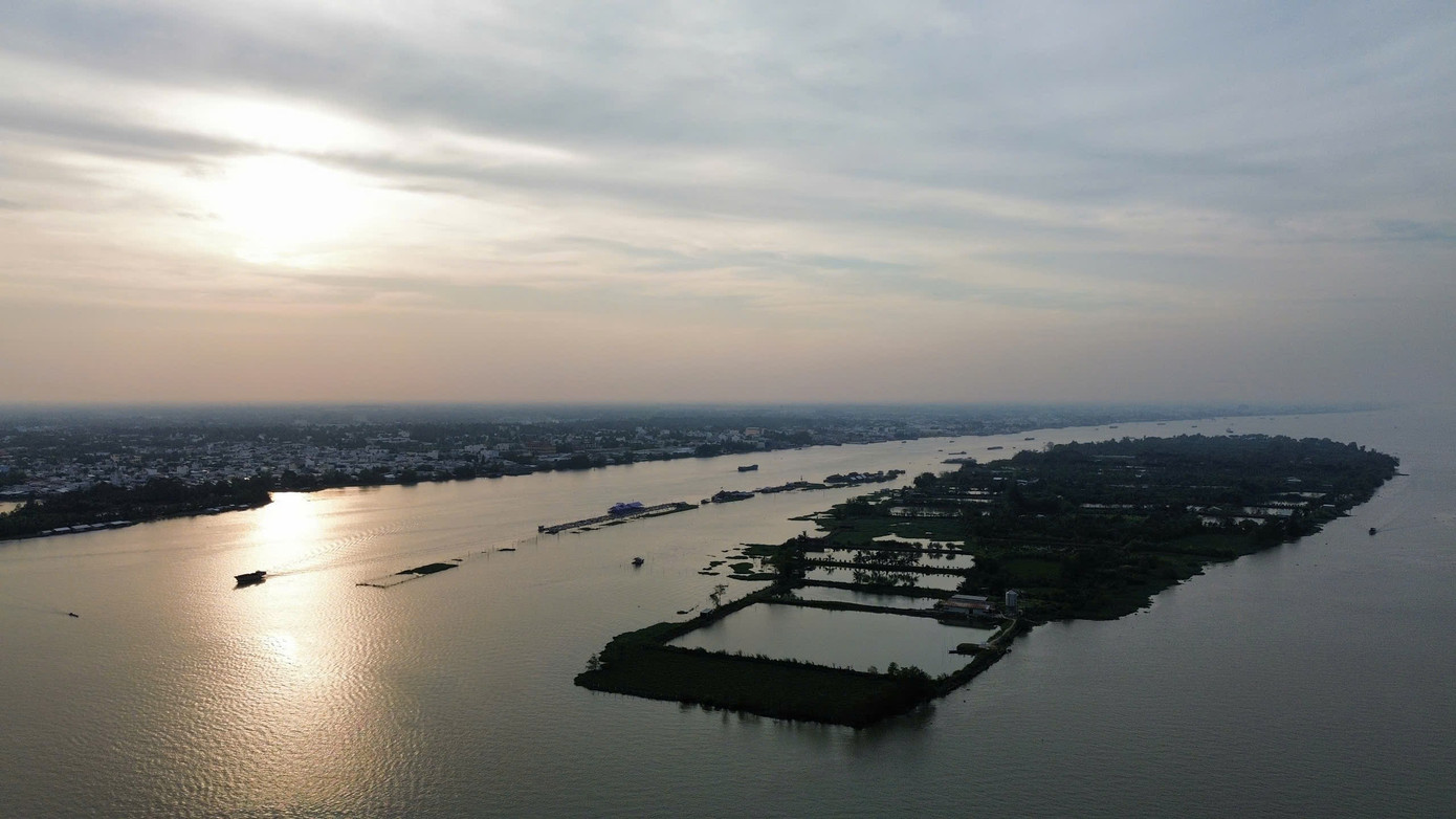 Kh&aacute;ch T&acirc;y 'ăn Tết' sớm ở Cồn Sơn- Ảnh 12.