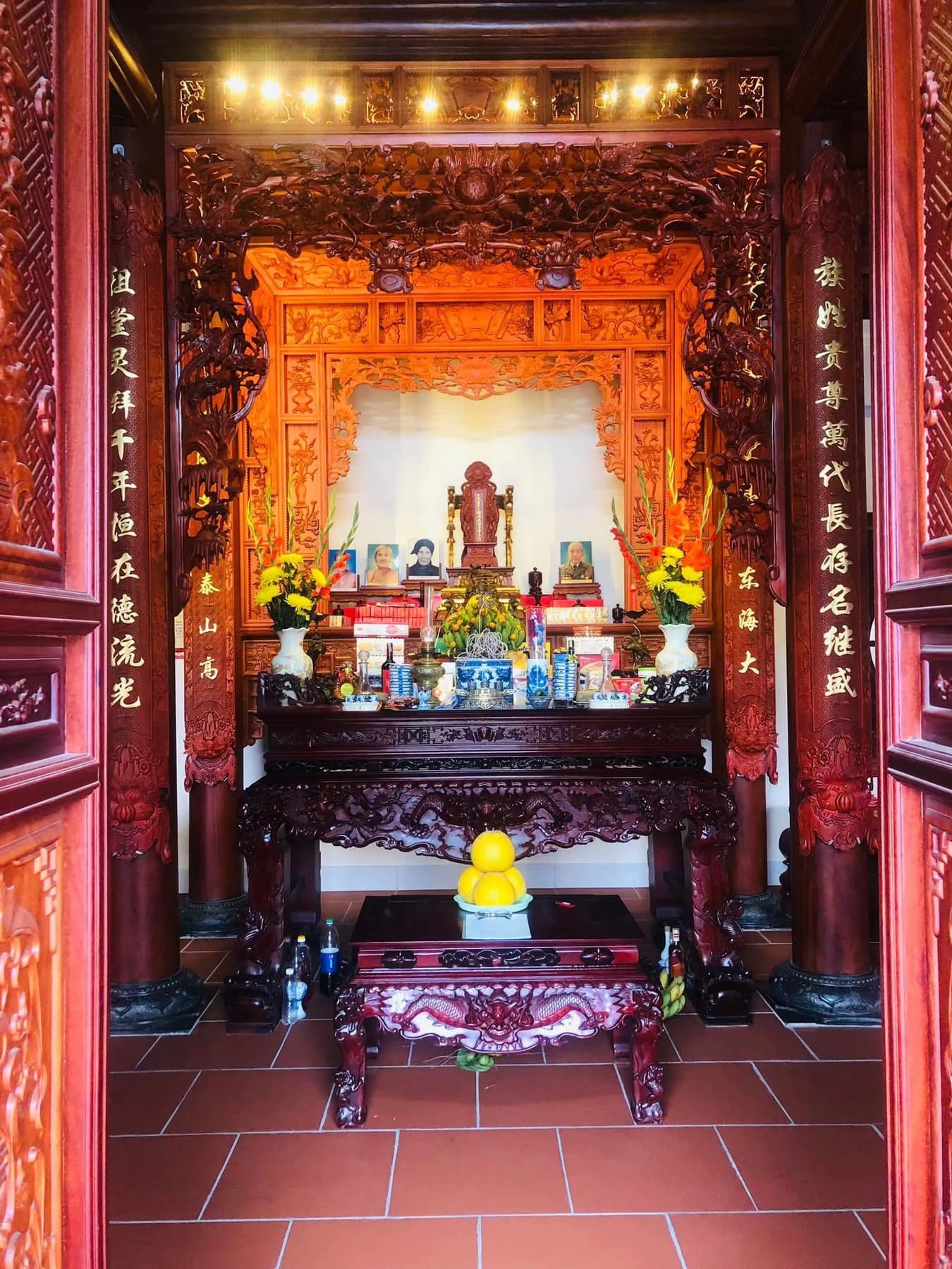 S&aacute;t Tết, cả nước đua nhau "flex" kh&ocirc;ng gian thờ tự: C&oacute; thể ngắm 1000 lần kh&ocirc;ng ch&aacute;n!- Ảnh 4.