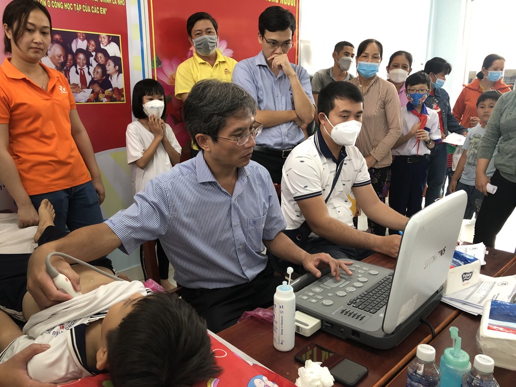 Vị b&aacute;c sĩ trực tiếp "sửa tim" cho thai nhi từ trong bụng mẹ: &ldquo;Một v&agrave;i khoảnh khắc, t&ocirc;i thực sự đ&atilde; cầu nguyện&rdquo;- Ảnh 10.