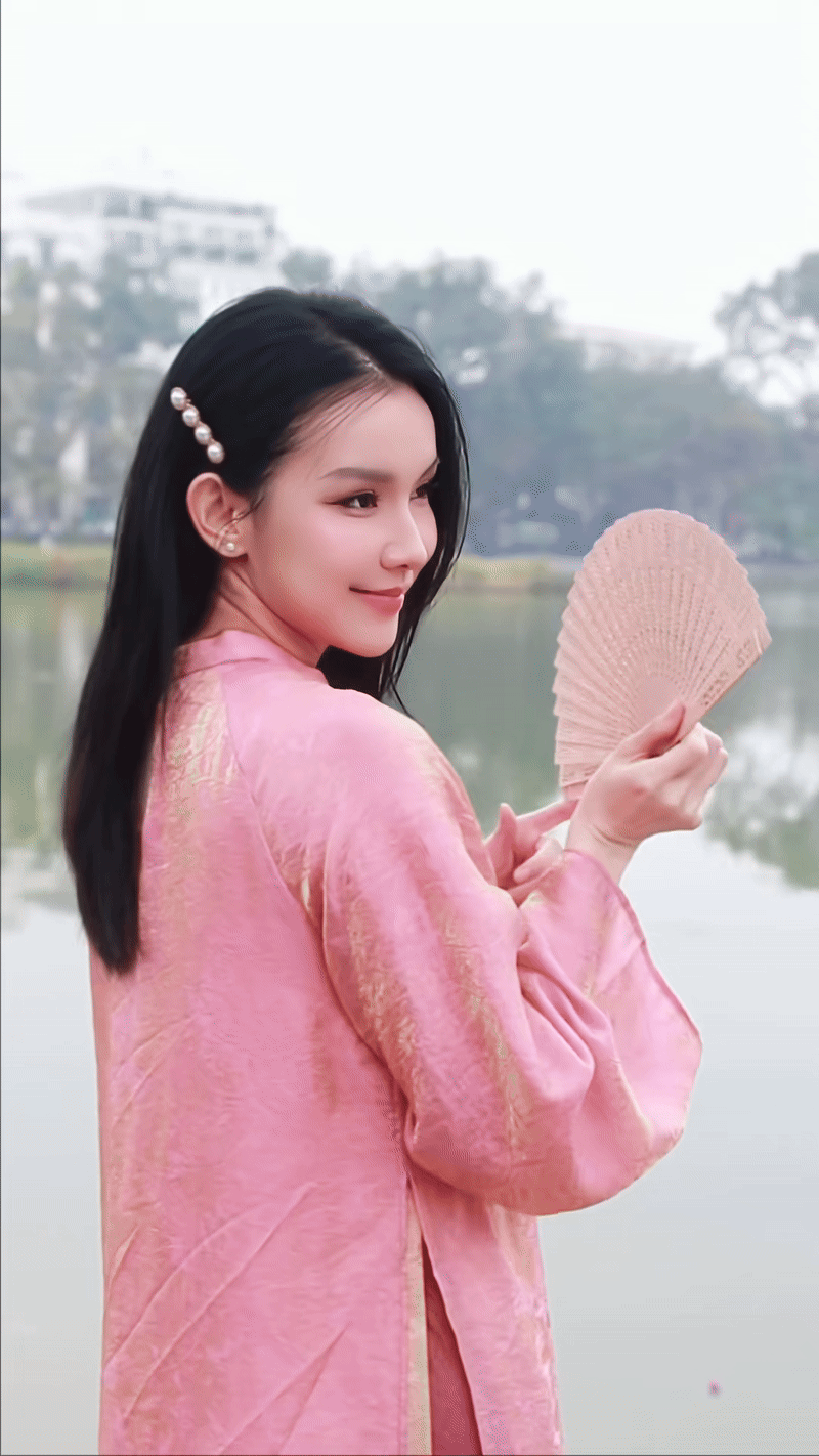 Netizen khen nức nở 1 Hoa hậu Ho&agrave;n vũ 18 năm kh&ocirc;ng gi&agrave;, mặc &aacute;o d&agrave;i tr&ocirc;ng như g&aacute;i đ&ocirc;i mươi- Ảnh 2.