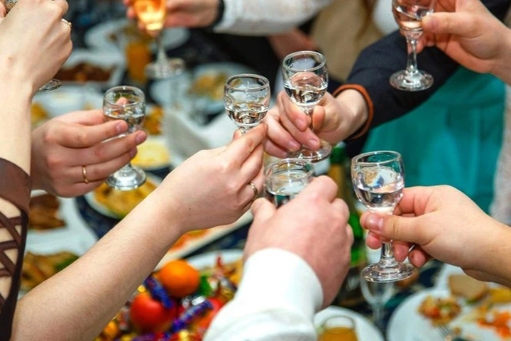 Tại sao ăn l&oacute;t dạ mới l&agrave; 'c&aacute;ch giải rượu' hiệu quả nhất?- Ảnh 1.