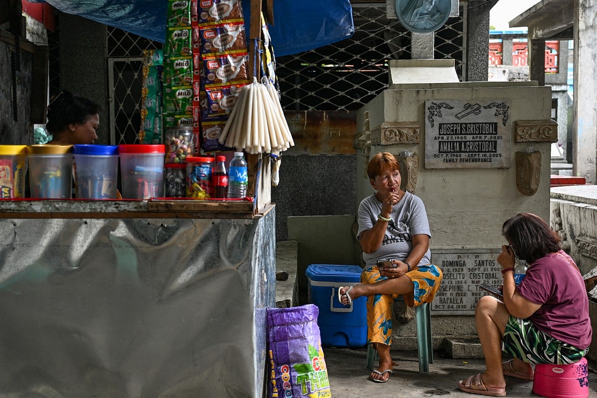 C&acirc;u chuyện của 6.000 người sống giữa nghĩa trang: Người chết v&agrave; người sống c&ugrave;ng "cộng sinh" như thế n&agrave;o?- Ảnh 3.