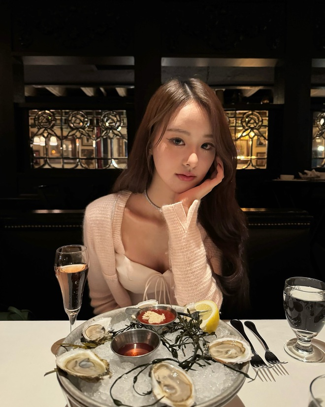 Mỹ nh&acirc;n l&agrave; 