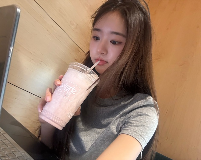 Mỹ nh&acirc;n l&agrave; 