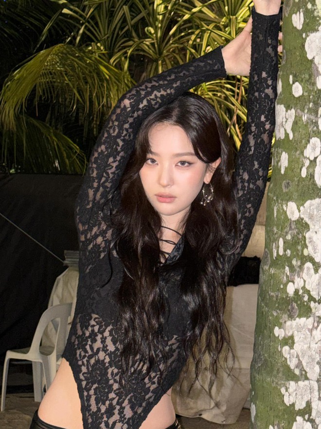 M&agrave;n đụng độ nghẹt thở giữa Jennie v&agrave; 2 g&aacute;i xinh Kpop: Định nghĩa lại kh&aacute;i niệm sexy l&agrave; g&igrave;!- Ảnh 4.