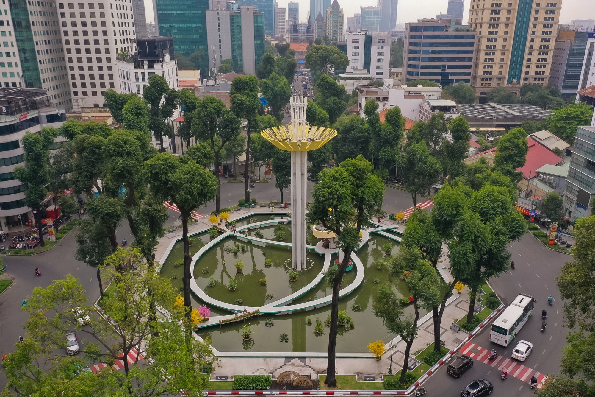 Loạt c&ocirc;ng tr&igrave;nh biểu tượng trăm tuổi của TP.HCM &ldquo;thay &aacute;o mới&rdquo;: Trung t&acirc;m giờ nh&igrave;n lạ qu&aacute;!- Ảnh 16.