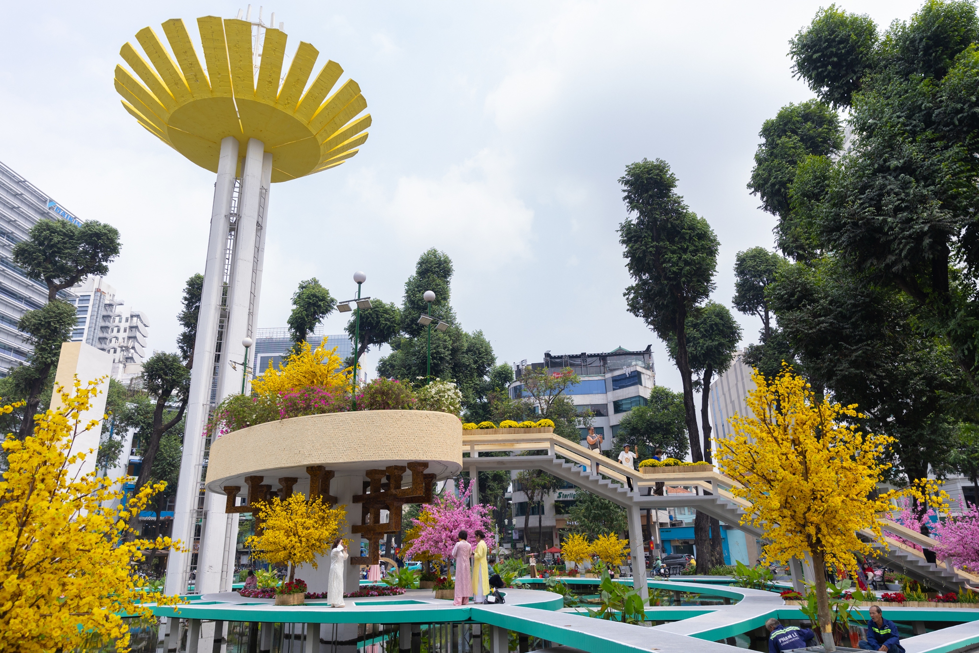 Loạt c&ocirc;ng tr&igrave;nh biểu tượng trăm tuổi của TP.HCM &ldquo;thay &aacute;o mới&rdquo;: Trung t&acirc;m giờ nh&igrave;n lạ qu&aacute;!- Ảnh 23.