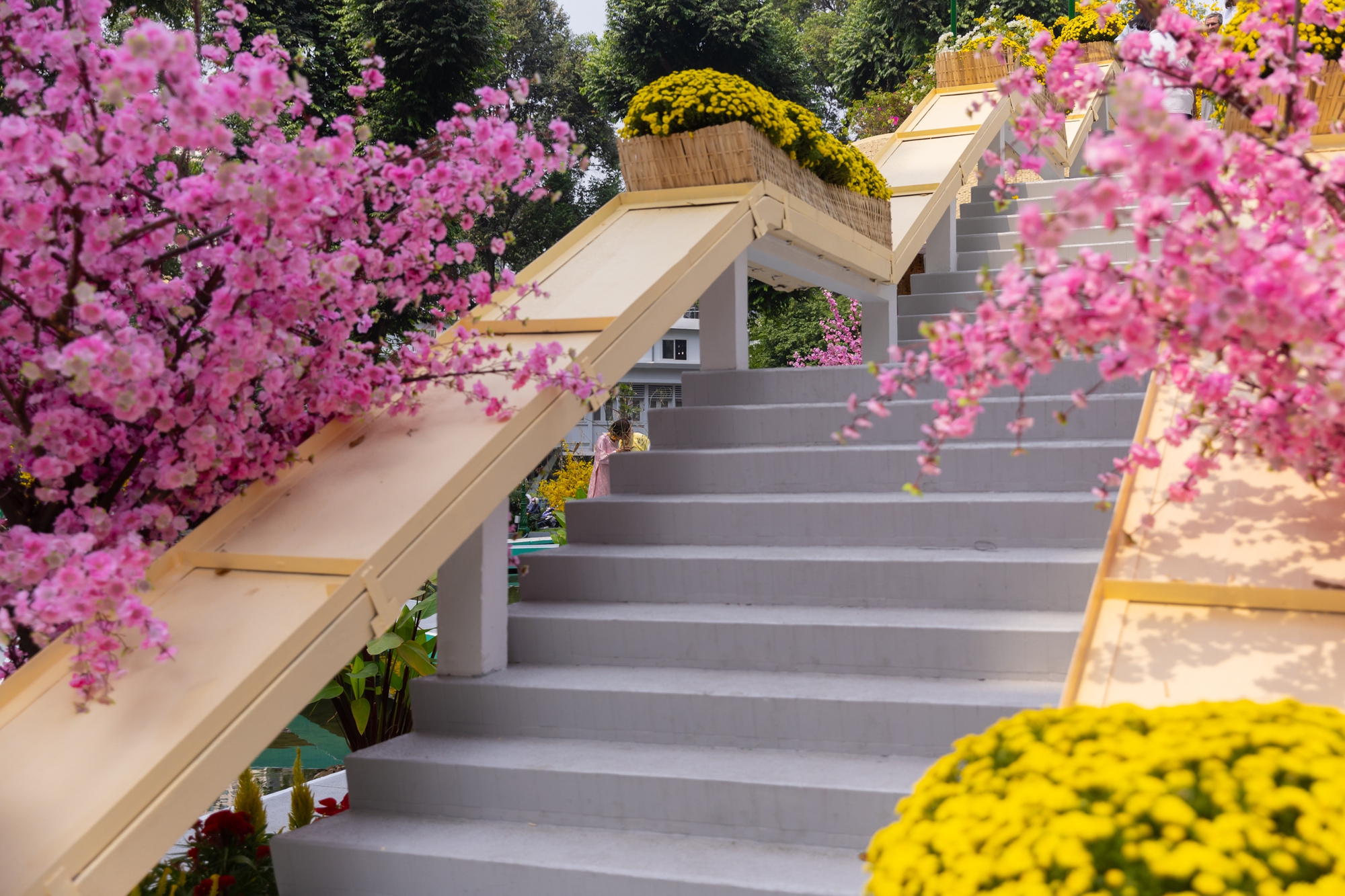 Loạt c&ocirc;ng tr&igrave;nh biểu tượng trăm tuổi của TP.HCM &ldquo;thay &aacute;o mới&rdquo;: Trung t&acirc;m giờ nh&igrave;n lạ qu&aacute;!- Ảnh 21.