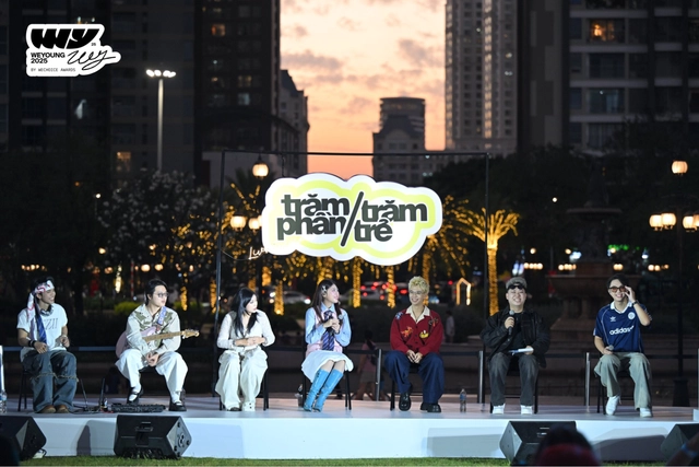 Nam rapper bước ra từ Rap Việt &ldquo;chạy show&rdquo; tất bật cuối năm, visual s&aacute;ng bừng chiếm spotlight- Ảnh 5.