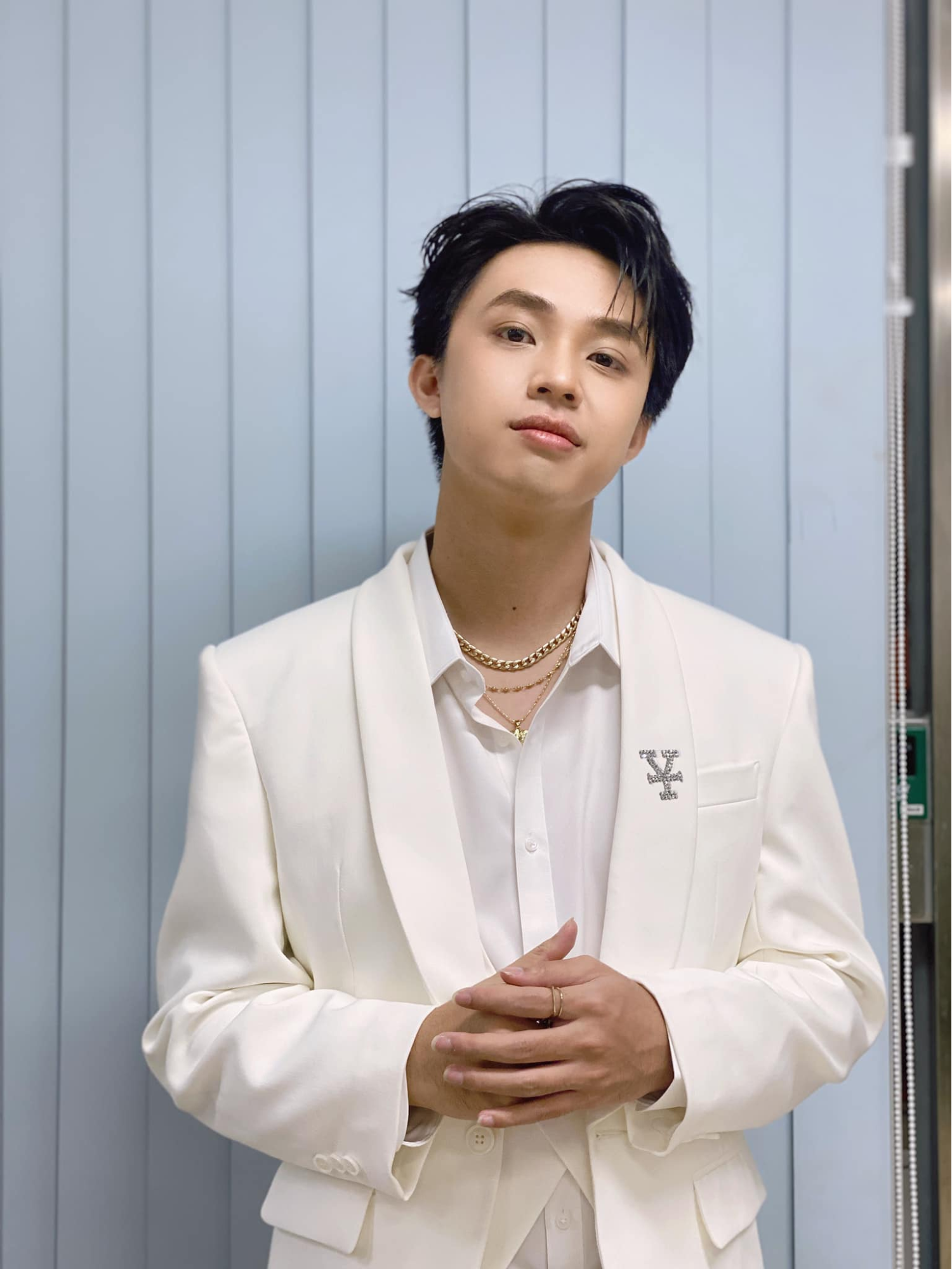 Nam rapper bước ra từ Rap Việt &ldquo;chạy show&rdquo; tất bật cuối năm, visual s&aacute;ng bừng chiếm spotlight- Ảnh 8.