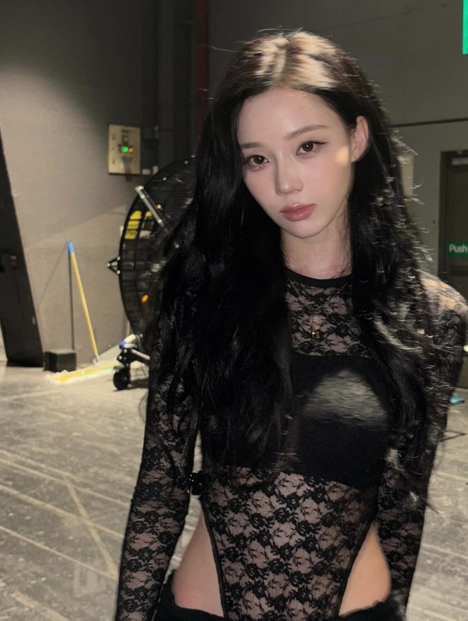 M&agrave;n đụng độ nghẹt thở giữa Jennie v&agrave; 2 g&aacute;i xinh Kpop: Định nghĩa lại kh&aacute;i niệm sexy l&agrave; g&igrave;!- Ảnh 7.