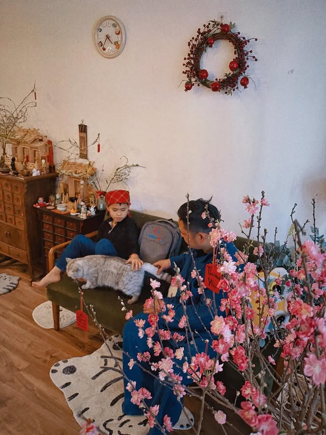 Jun Phạm đ&oacute;n Tết trong căn hộ 75m2: Giản dị m&agrave; ấm &aacute;p, nh&igrave;n g&oacute;c n&agrave;o cũng chữa l&agrave;nh- Ảnh 4.