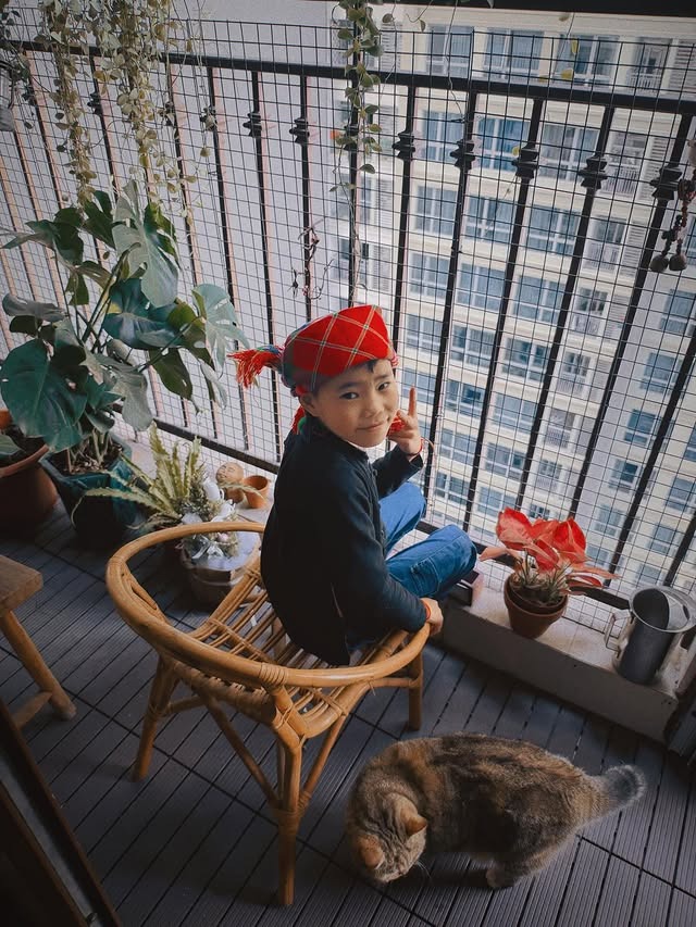 Jun Phạm đ&oacute;n Tết trong căn hộ 75m2: Giản dị m&agrave; ấm &aacute;p, nh&igrave;n g&oacute;c n&agrave;o cũng chữa l&agrave;nh- Ảnh 8.