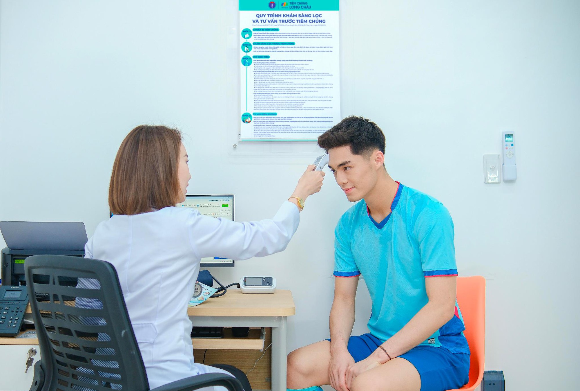 Từ sân bóng đến dự phòng sức khỏe: Đình Bắc, Văn Khang và Trung Kiên tái khẳng định "bản lĩnh phái mạnh"- Ảnh 3.