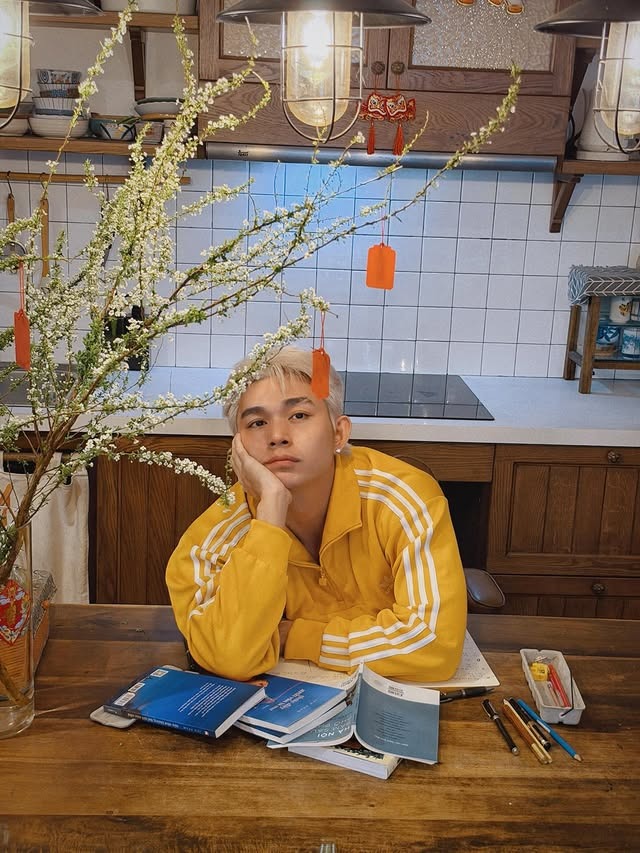 Jun Phạm đ&oacute;n Tết trong căn hộ 75m2: Giản dị m&agrave; ấm &aacute;p, nh&igrave;n g&oacute;c n&agrave;o cũng chữa l&agrave;nh- Ảnh 10.