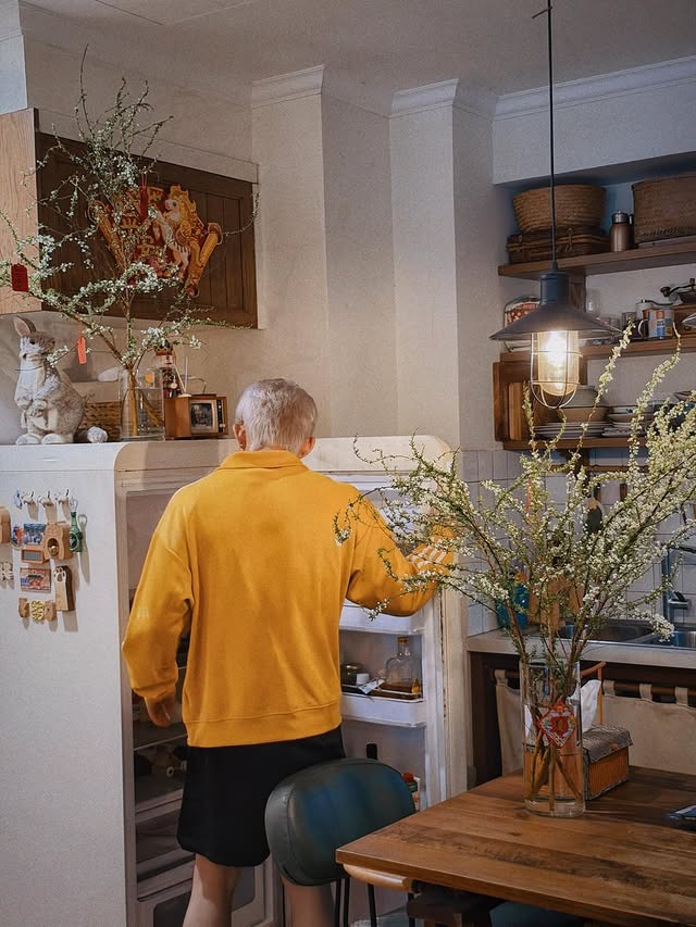 Jun Phạm đ&oacute;n Tết trong căn hộ 75m2: Giản dị m&agrave; ấm &aacute;p, nh&igrave;n g&oacute;c n&agrave;o cũng chữa l&agrave;nh- Ảnh 11.