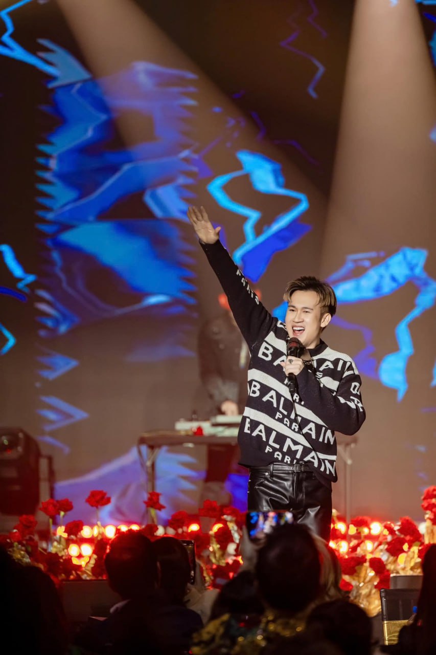 Nam ca sĩ Vbiz huỷ show, y&ecirc;u cầu xo&aacute; sạch h&igrave;nh ảnh- Ảnh 2.