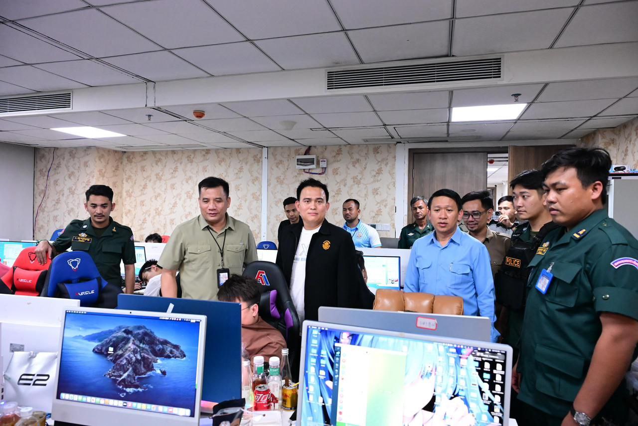 Campuchia đ&aacute;nh mạnh tụ điểm "đen", triệt h&agrave;ng loạt s&ograve;ng bạc lừa đảo lớn- Ảnh 2.