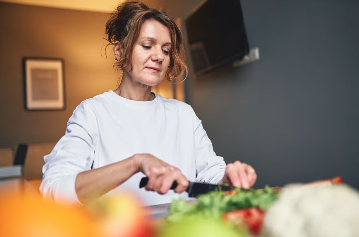 Chuy&ecirc;n gia tiết lộ quy tắc 10 ph&uacute;t biến rau quen thuộc th&agrave;nh &ldquo;vũ kh&iacute; chống ung thư&rdquo;- Ảnh 1.