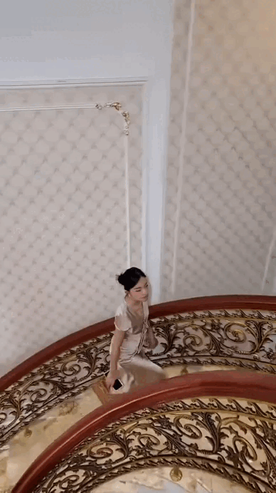 S&aacute;ng nhất Bạc Li&ecirc;u: N&agrave;ng d&acirc;u miền T&acirc;y quay cận cảnh 