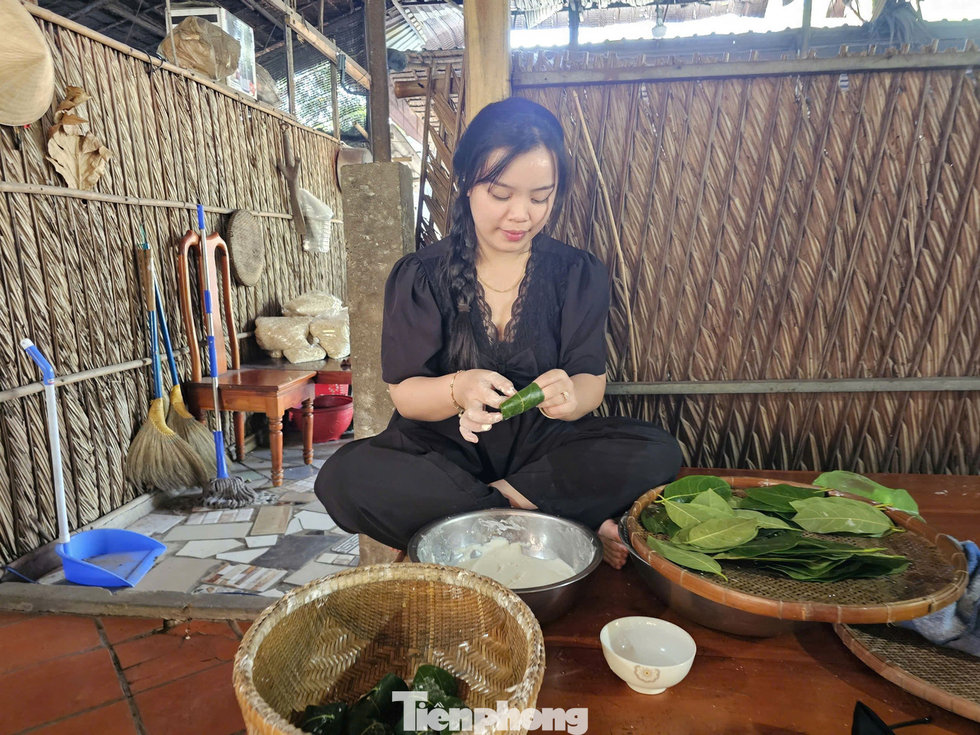 Kh&aacute;ch T&acirc;y 'ăn Tết' sớm ở Cồn Sơn- Ảnh 7.