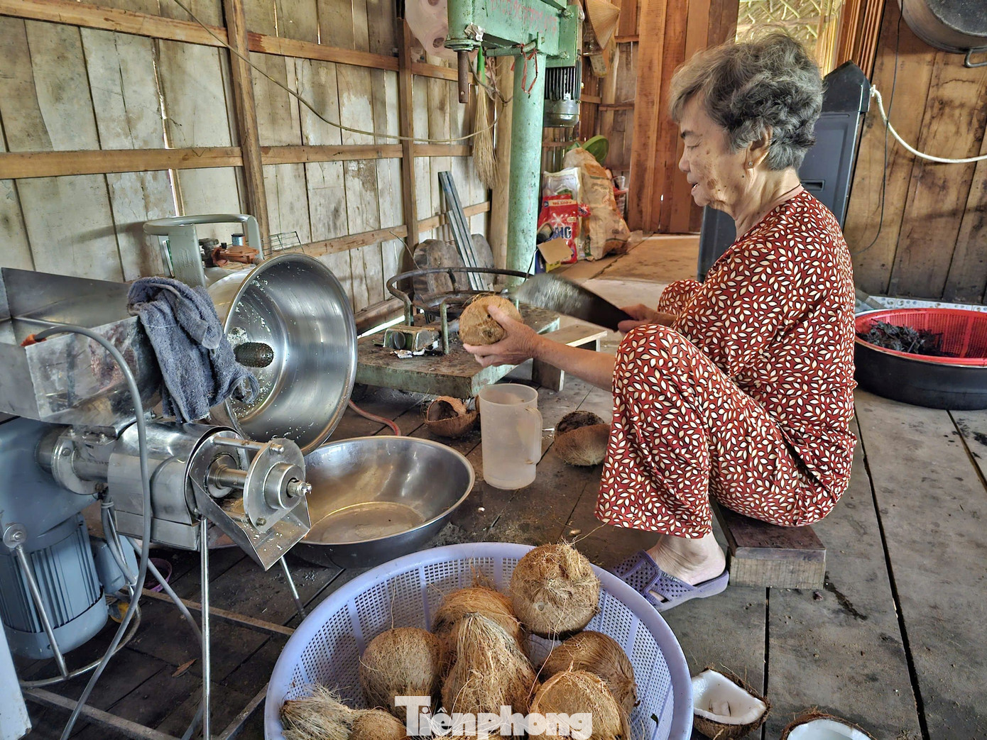 Kh&aacute;ch T&acirc;y 'ăn Tết' sớm ở Cồn Sơn- Ảnh 8.