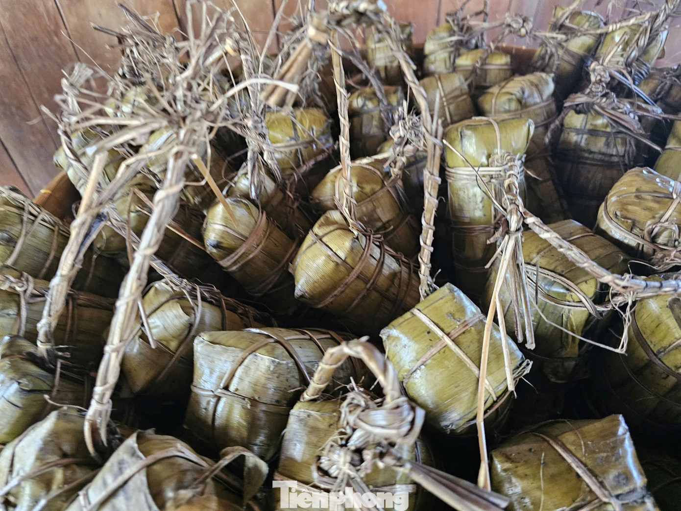 Kh&aacute;ch T&acirc;y 'ăn Tết' sớm ở Cồn Sơn- Ảnh 9.