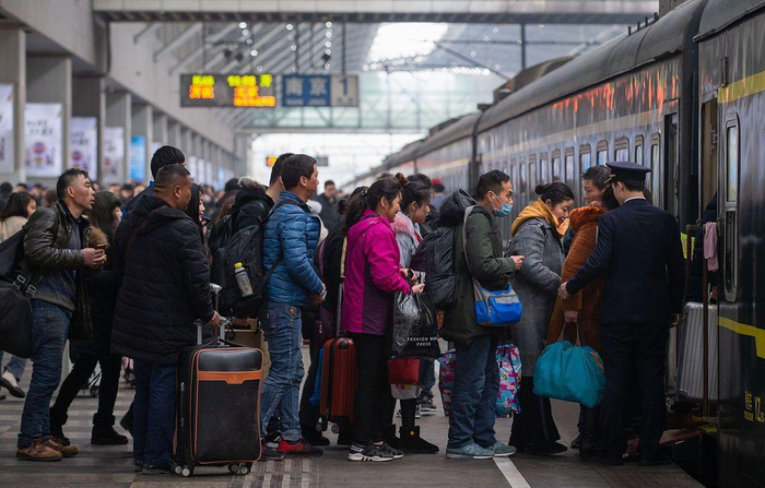 Cảnh tượng ngay l&uacute;c n&agrave;y ở ga t&agrave;u điện: Nhiều người kh&ocirc;ng tin v&agrave;o mắt m&igrave;nh- Ảnh 4.