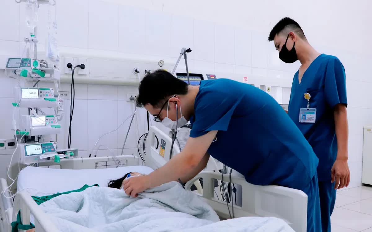 Cảnh b&aacute;o nguy cơ xuất huyết n&atilde;o dịp Tết- Ảnh 1.