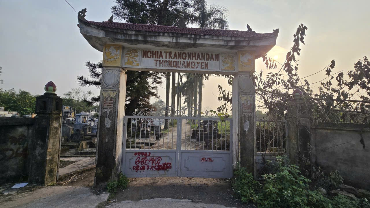 X&acirc;y hơn 80 mộ giả để 'giữ chỗ'- Ảnh 2.