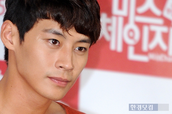 Sốc trước chi tiết lạ về cái chết của tài tử Cười Lên Dong Hae- Ảnh 1.