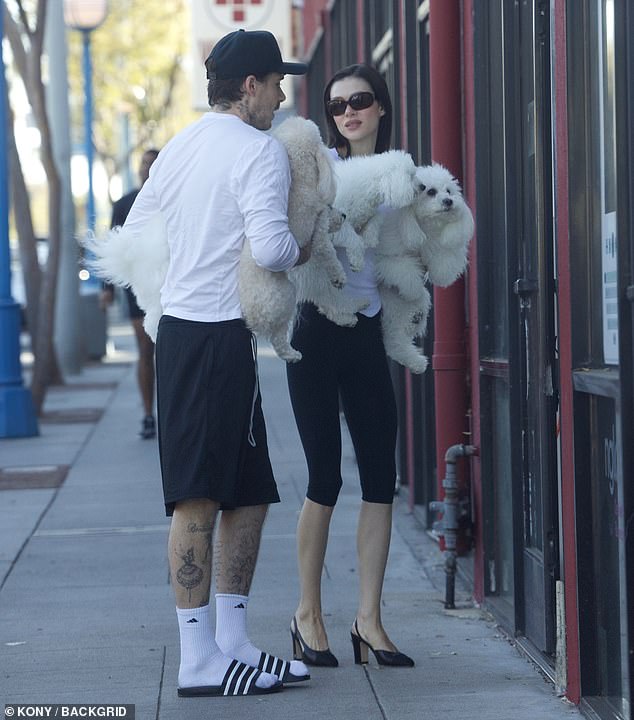 X&oacute;a xăm chữ 