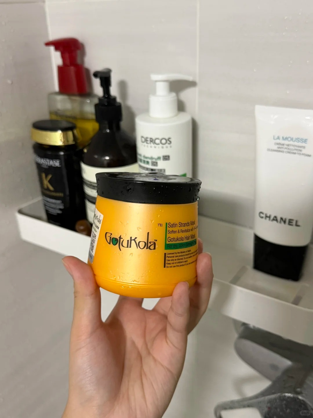 Chỉ đổi c&aacute;ch gội đầu, m&aacute;i t&oacute;c rễ tre của c&ocirc; n&agrave;ng n&agrave;y trở n&ecirc;n mềm mượt thấy r&otilde;- Ảnh 4.