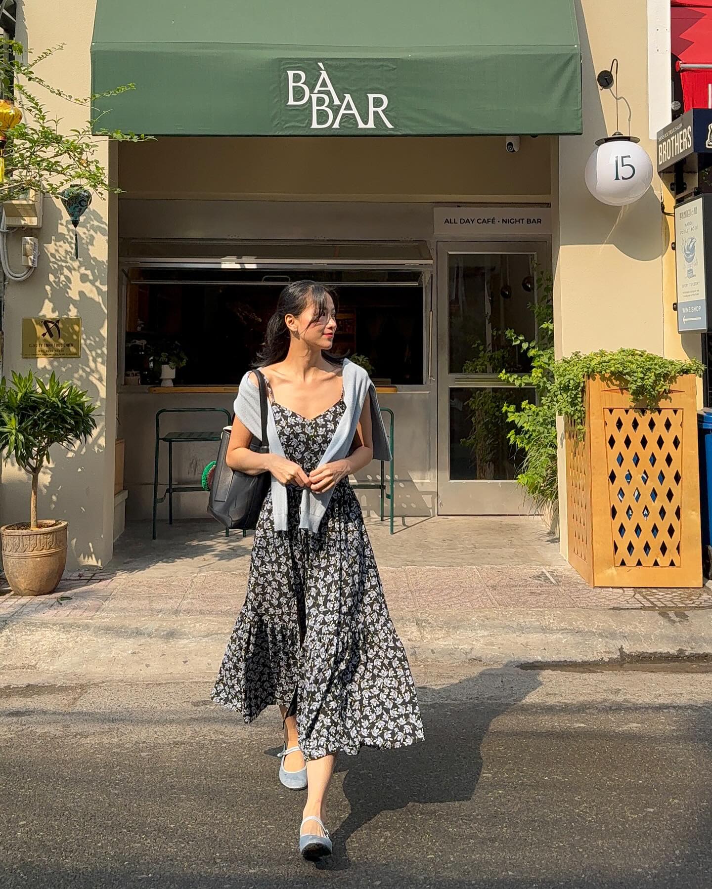 3 mỹ nh&acirc;n Việt c&oacute; style m&ugrave;a xu&acirc;n đẹp m&atilde;n nh&atilde;n: Phối đồ trẻ trung m&agrave; vẫn sang chảnh ch&iacute;nh l&agrave; đ&acirc;y- Ảnh 10.