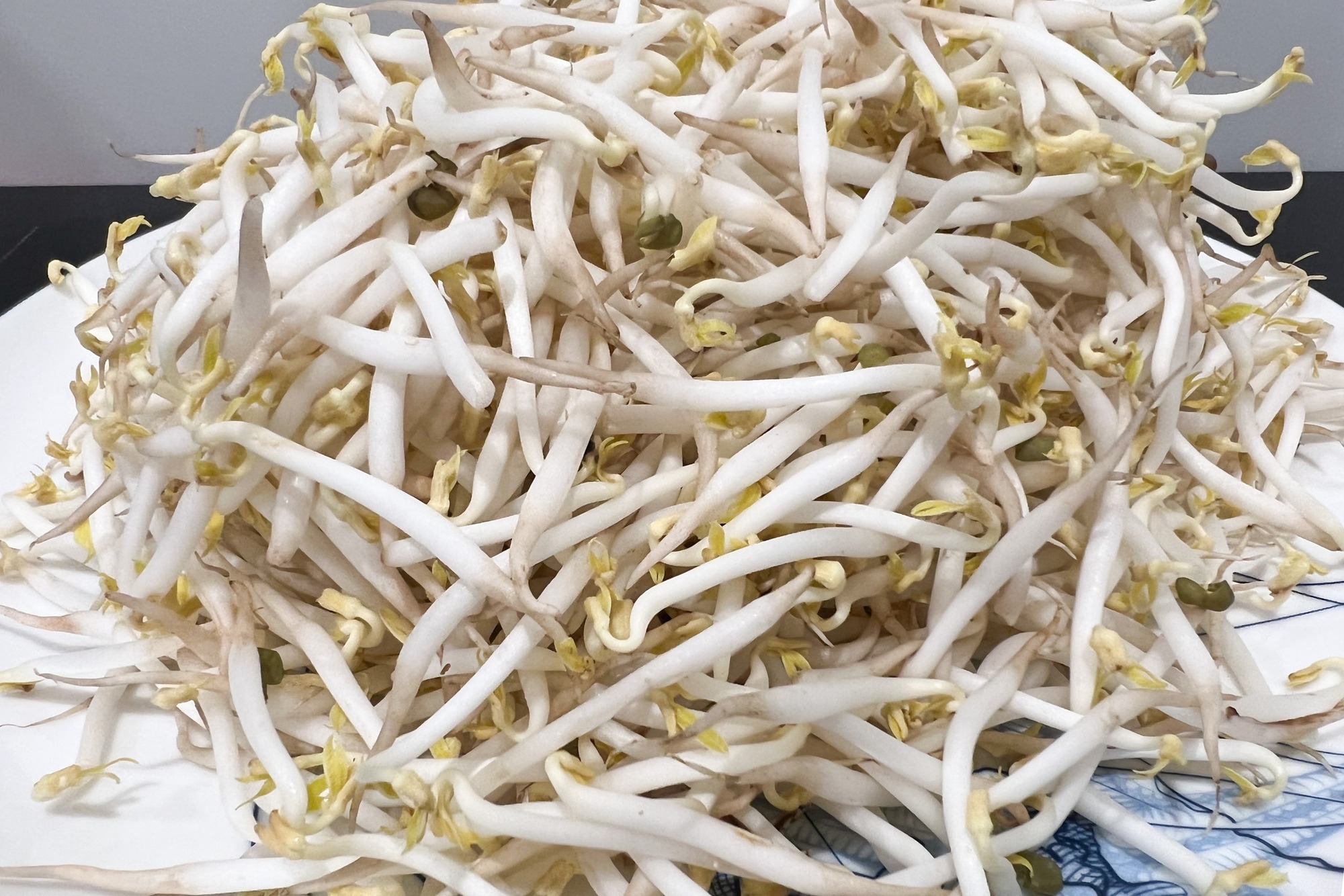 Đi chợ Tết mua rau, thận trọng với 3 loại n&agrave;y, người b&aacute;n chưa chắc đ&atilde; d&aacute;m ăn- Ảnh 1.