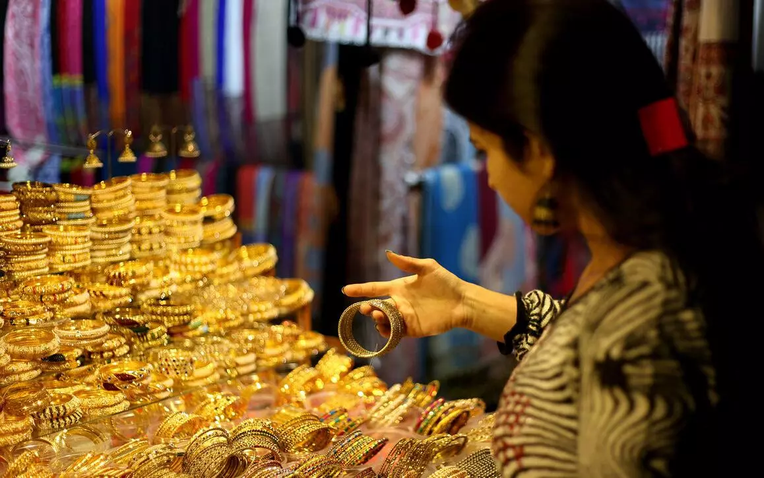 Người d&acirc;n nước Ch&acirc;u &Aacute; n&agrave;y mua v&agrave;ng nhưng kh&ocirc;ng nhận được v&agrave;ng- Ảnh 1.