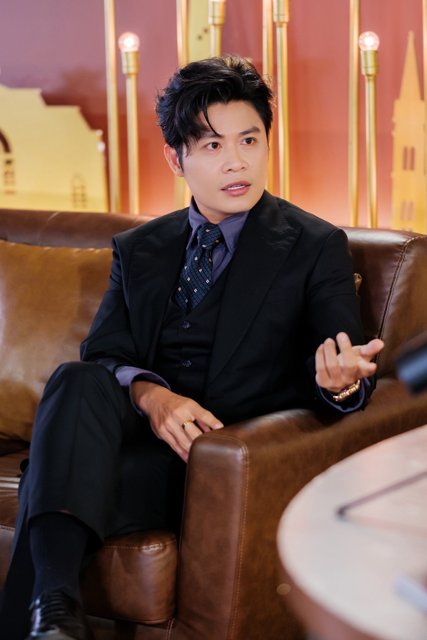 Nghệ sĩ Việt được hơn 70 đơn vị gi&aacute;o dục mời giao lưu: L&agrave; nh&acirc;n vật truyền cảm hứng, nhận loạt giấy khen từ Bộ Tư lệnh cảnh vệ - Bộ C&ocirc;ng an- Ảnh 1.