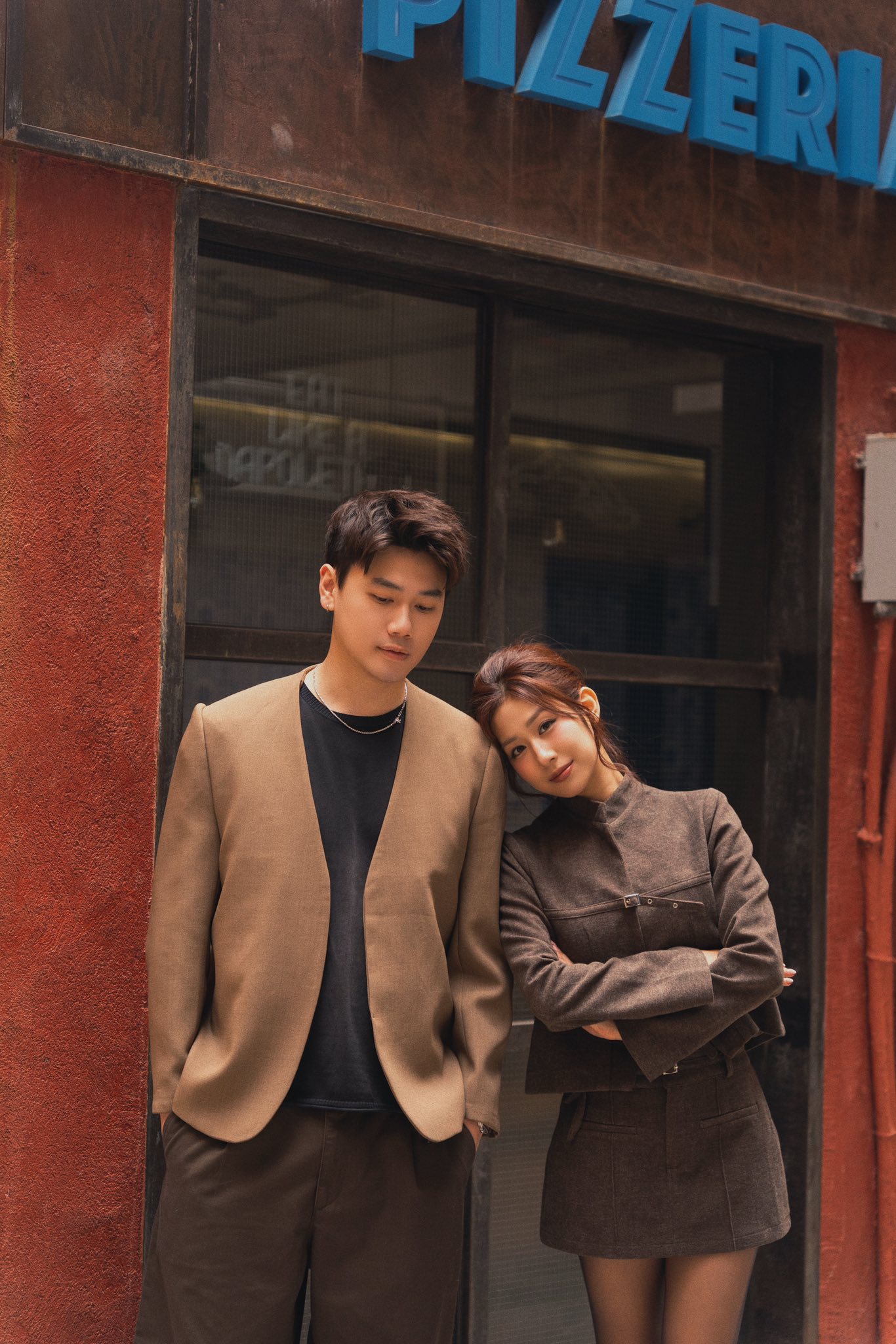 Y&ecirc;u c&ocirc; h&agrave;ng x&oacute;m, bạn th&acirc;n th&agrave;nh vợ chồng, 1 thập kỷ nắm tay: Kết h&ocirc;n như n&agrave;y mới đ&aacute;ng chứ!- Ảnh 5.