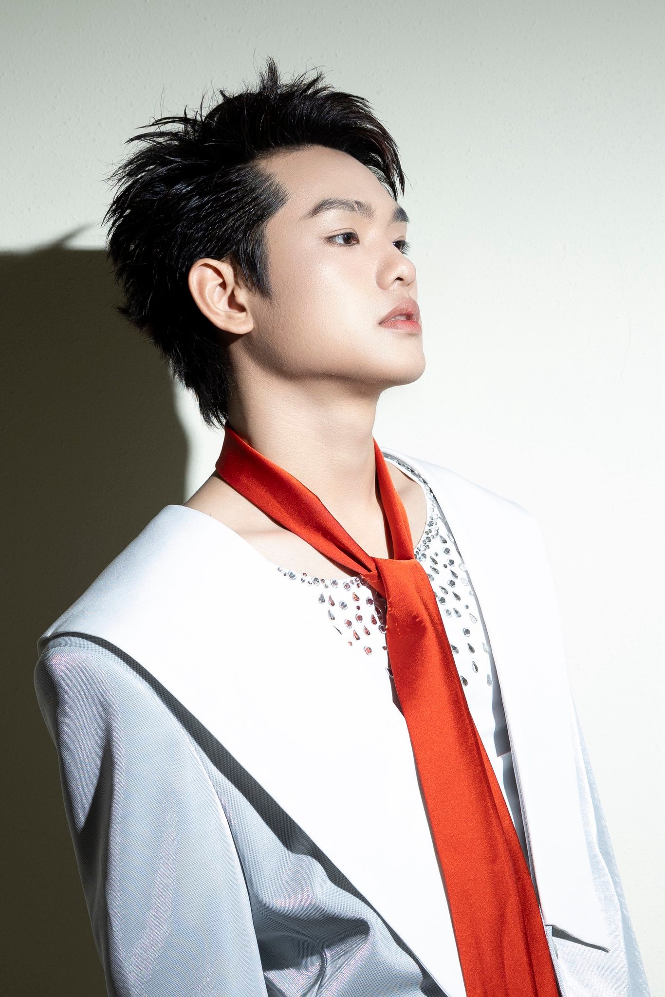 Nam ca sĩ c&oacute; b&agrave;i h&aacute;t được chọn diễn ở Đại lễ quốc gia: Bỏ xem thần tượng v&igrave; 300 ngh&igrave;n đồng, nay l&agrave; &ldquo;tương lai&rdquo; Vbiz- Ảnh 1.