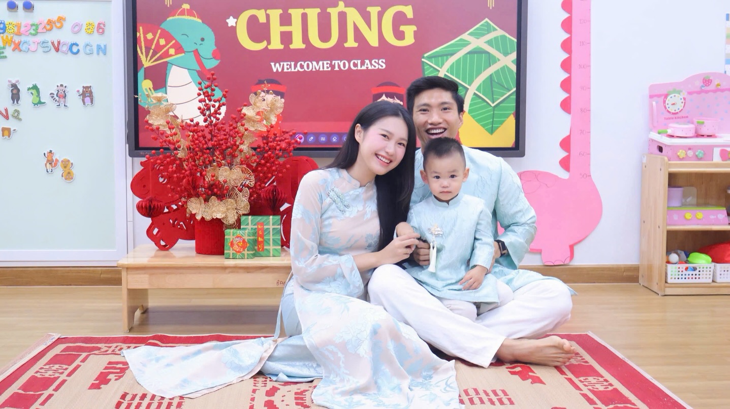 Biệt thự mấy chục tỷ của Đo&agrave;n Văn Hậu tr&agrave;n ngập sắc hoa đ&oacute;n Tết, tiểu thư Do&atilde;n Hải My kh&eacute;o chăm qu&aacute; đi!- Ảnh 2.